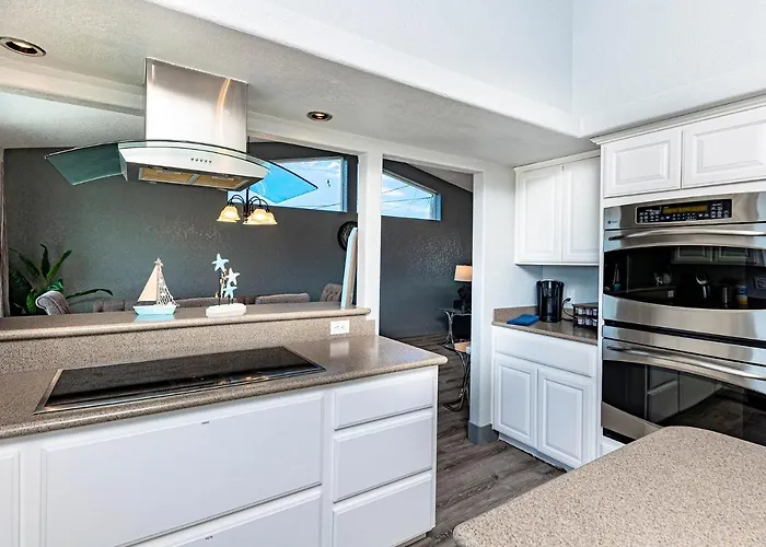 Lakeview Minute From New Launch With Pool And * Lake Havasu City