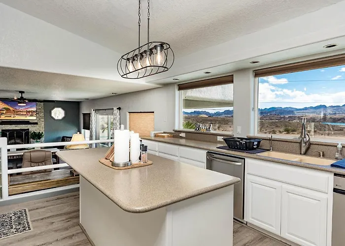 Apartment Lakeview Minute From New Launch With Pool And *