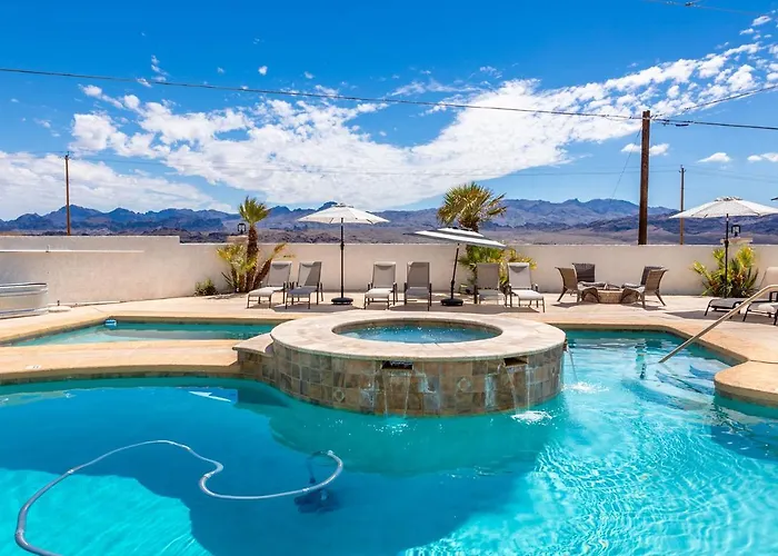 Lakeview Minute From New Launch With Pool And