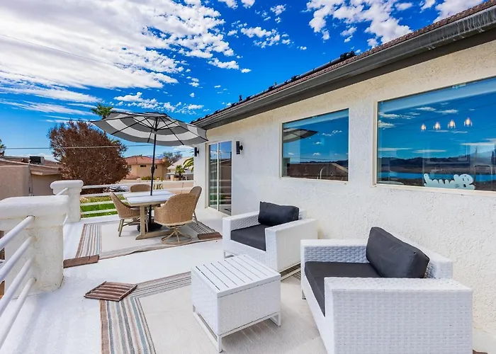 Lakeview Minute From New Launch With Pool And
