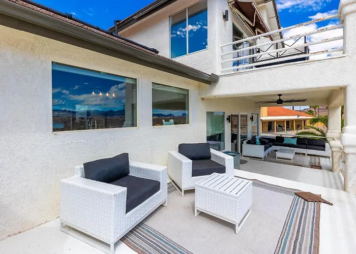 Apartment Lakeview Minute From New Launch With Pool And