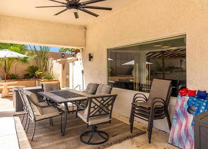 Lakeview Minute From New Launch With Pool And