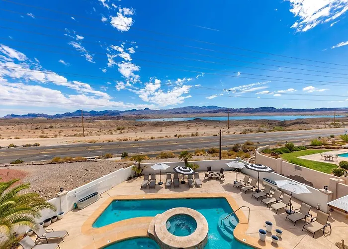 Lakeview Minute From New Launch With Pool And Apartment *