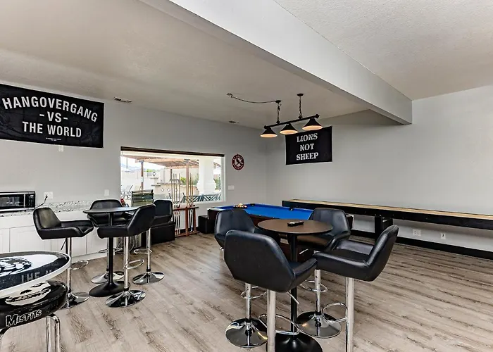 Apartment Lakeview Minute From New Launch With Pool And