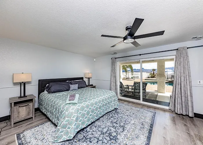 Lakeview Minute From New Launch With Pool And