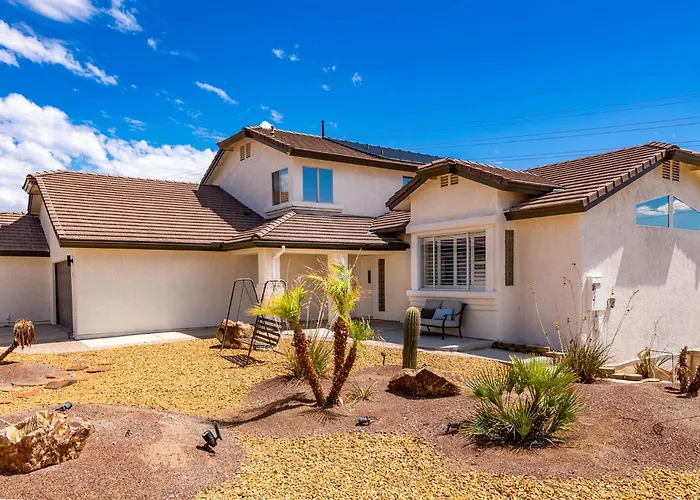 Lakeview Minute From New Launch With Pool And Apartment *