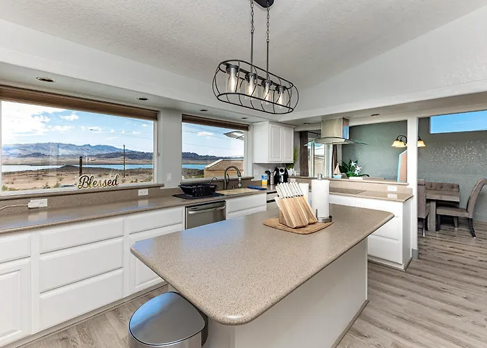 Lakeview Minute From New Launch With Pool And Apartment Lake Havasu City
