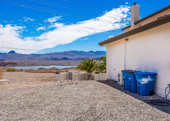 Lakeview Minute From New Launch With Pool And Apartment *